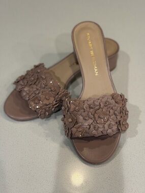 Stuart Weitzman Size 9 Slide Sandals Taupe Beige 3D Floral Accents EUC